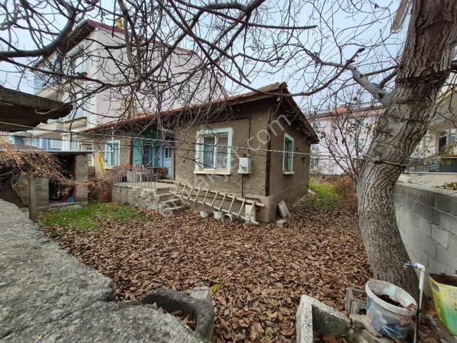 İlbey / Kurtuluş Mah. Yener Sok' Ta 370 M² Arsalı Müstakil Ev