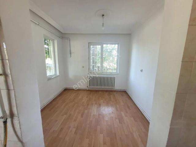 İlbey / Şuhut Merkez Pazar Mahallesi 3+1 Eşyalı Müstakil Ev