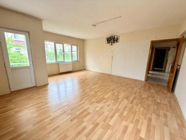 İldem Fatih Mahallesinde Aylık Ödemeli 3+1 Geniş Kiralık Daire