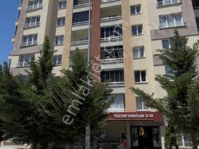İldem Yeşilyurt d Konutlarında Satılık Kaçmaz Fırsat Daire!