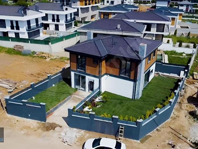 ŞİLE ÇAVUŞ MAHALLESİNDE SATILIK MÜSTAKİL HAVUZLU 3+1 İKİZ VİLLA