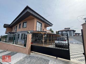 ŞİLE SAHİLKÖY'DE DENİZ MANZARALI VİLLA 2 BAĞIMSIZ DUBLEKS