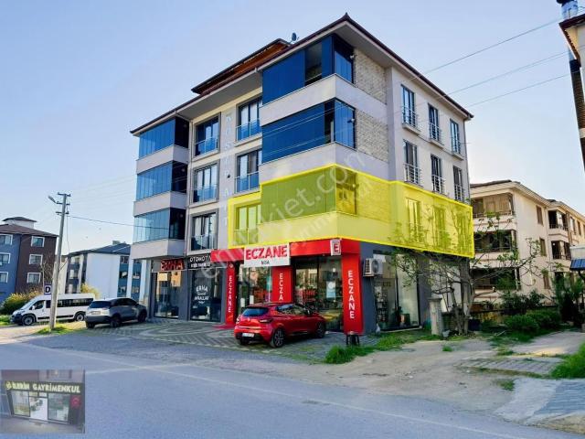 İlerin Gayrimenkul'den Nisa Eczanesi Üzerinde Kiralık 3+1 Daire