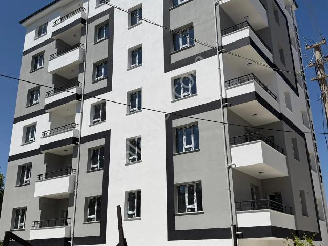 İlhanlı Mahallesi, 6 Katlı Binanın 2. Katı 3+1 Oda Sıfır Daire