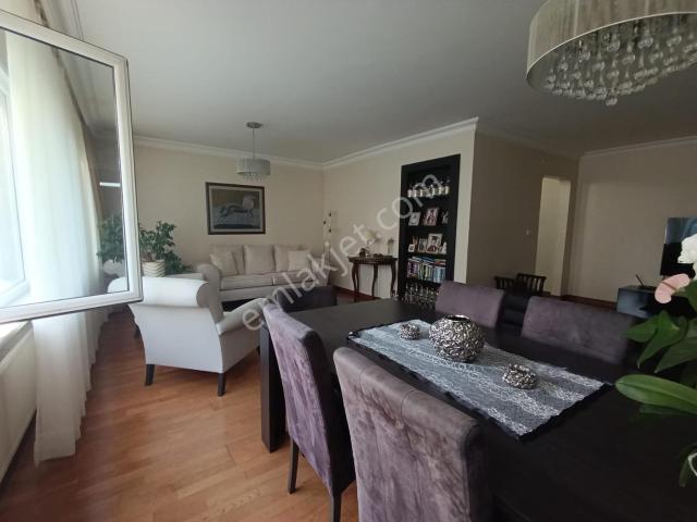 Şişli Merkezde İşyerine Ve Konuta Uygun Tadilatlı 4+1 Satılık