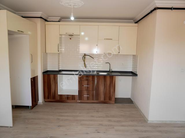 Çiğli Merkezde Kiralık Sıfır 2+1açıkmutfak Dogalgazlı Serkan Dan