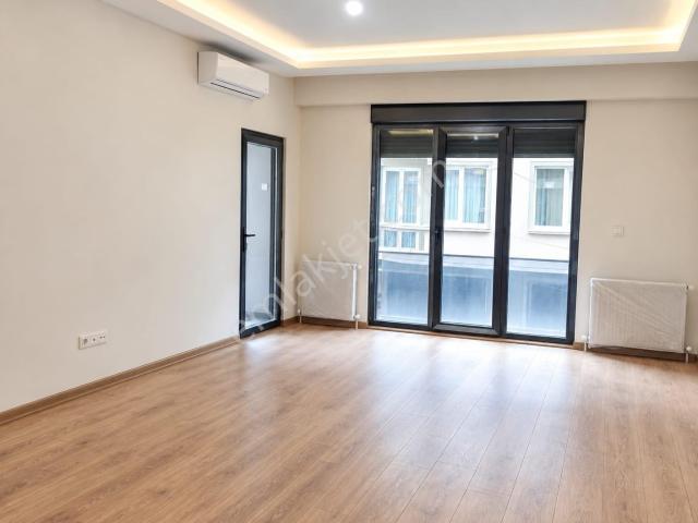 Şişli Merkezde Sıfır Binada Balkonlu Ön Cephe 2+1 Satılık Daire