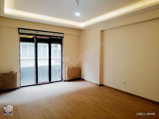 ŞİŞLİ MERKEZDE SIFIR BİNADA BALKONLU ÖN CEPHE 2+1 SATILIK DAİRE