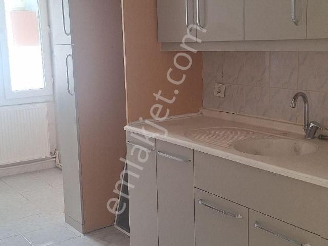 Çiğli Metropol Hastane Arkasında 3+1 Kiralık Daire