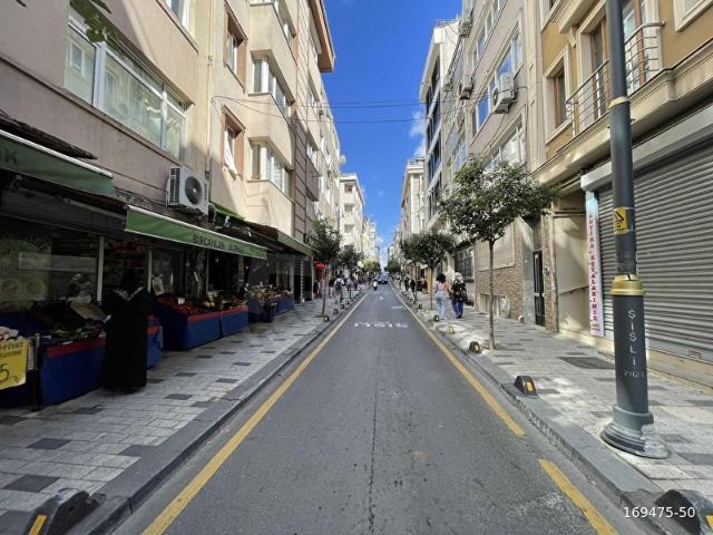 ŞİŞLİ'NİN KALBİNDE BARUTHANE CADDESİ MERKEZİ KONUMDA