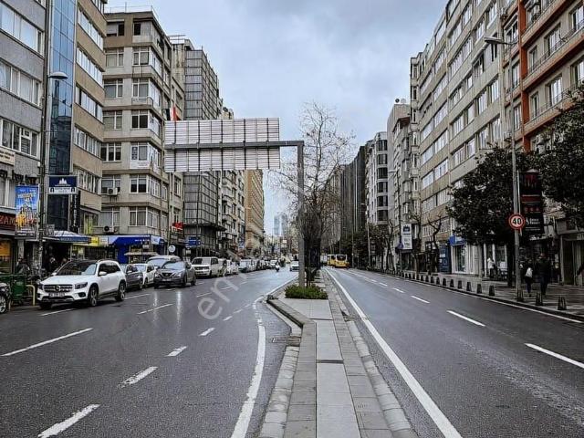 Şişli Osmanbey Cadde Üzerinde 90m2 Sıfırlanmış 2+1 Satılık Daire