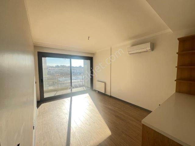 Çiğli Ataşehir Modern 3te Arakat 1+1 Satılık Daire