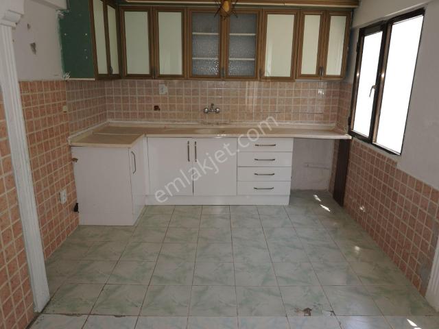 Çiğli Ataşehirde Kiralık 2+1 Daire Tranvay Yürüme Mesafesinde