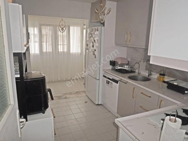 Çiğli Atatürk Mahallesi Kiralık Fiyat Düştü 3+1 Dogalgazlı Asansörlü Daire