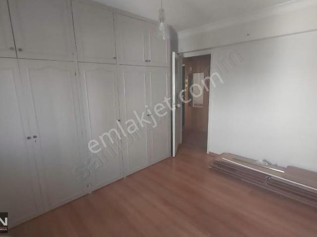 Çiğli Aydınlıkevler Mh.'de Doğalgazlı Kiralık 3+1 Ara Kat Daire