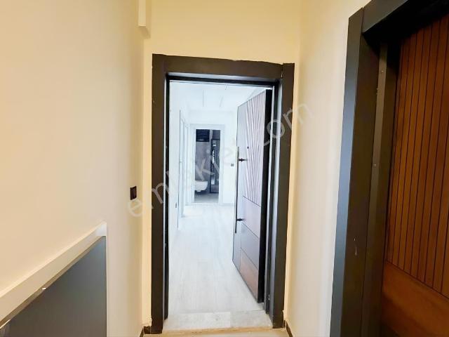 Çiğli Anadolu Caddesi Yanı Havuzlu 3+1 Kiralık Daire