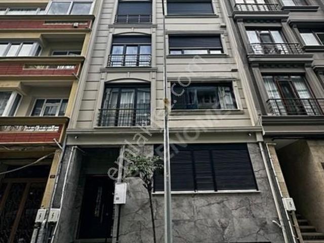 Şişli Bozkurt Mahallesi'nde 3+1 Satılık Dubleks Daire