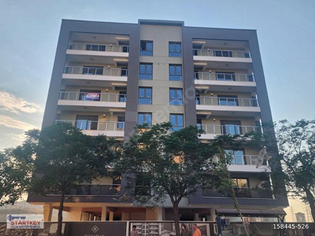 Çiğli Cumhuriyet Mahallesi Deluxe Sitesi Satılık Sıfır 3+1 Daire