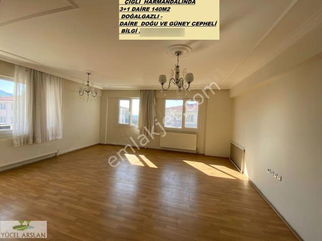 Çiğli Cumhuriyet Mahllesinde Site İçinde Satılık 3+1 140m2 Daire