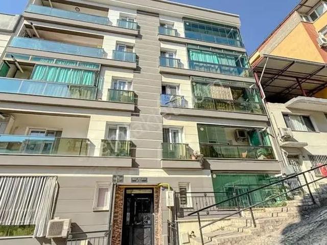 Çiğli De Merkezi Lokasyonda Ebeveyn Banyolu 3+1 Satılık Daire