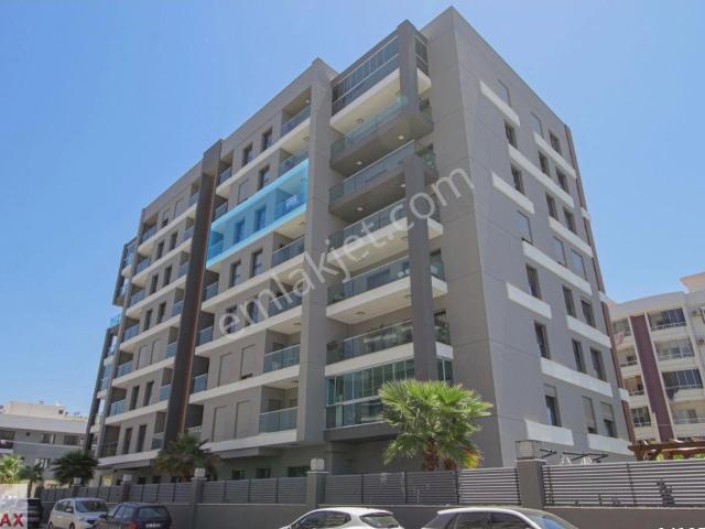 Çiğli De Hastaneler Bölgesin De Otoban Yakını Gültekin Pera 3 De Kapalı Mutfak Kiralık 2+1 Daire