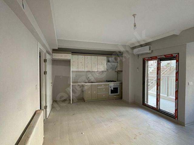 Çiğli de Kiralık 2+1 klima doğalgaz ankastre asansör balkon izban'a 6 7 dk sıfır daire