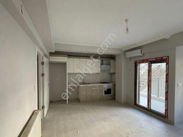 Çiğli De Kiralık 2+1 Sıfır Klimalı Doğalgazlı Asansörlü Lüks Daire