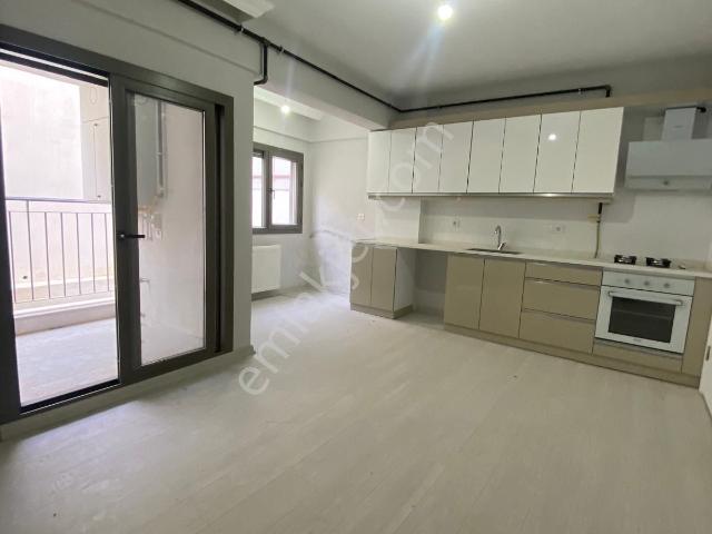 Çiğli De Klimalı Doğalgaz Kombi Asansörlü Sıfır Lüks 1+1 Daire