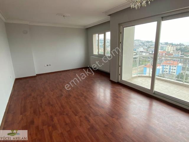 Çiğli De Satılık 3+1 Deniz Manzaralı Doğalgazlı Daire Yakakente
