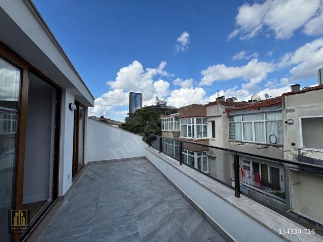 ŞİŞLİ'DE SIFIR BİNADA 3+1 DUBLEKS SATILIK DAİRE