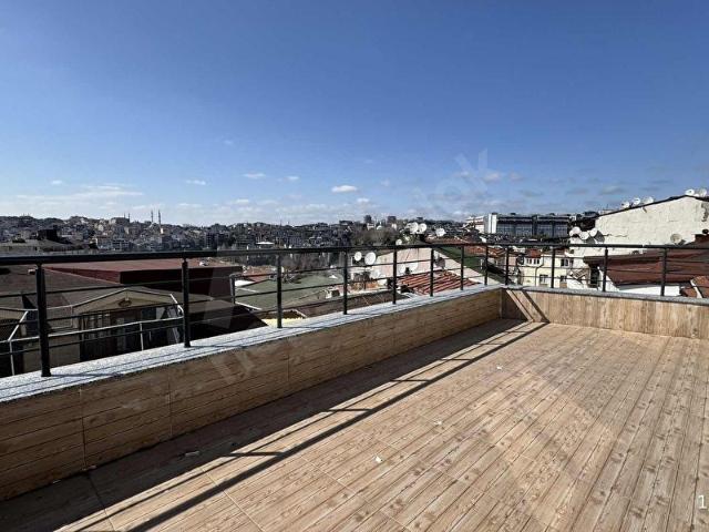 ŞİŞLİ'DE YENİ BİNADA SATILIK DAİRE