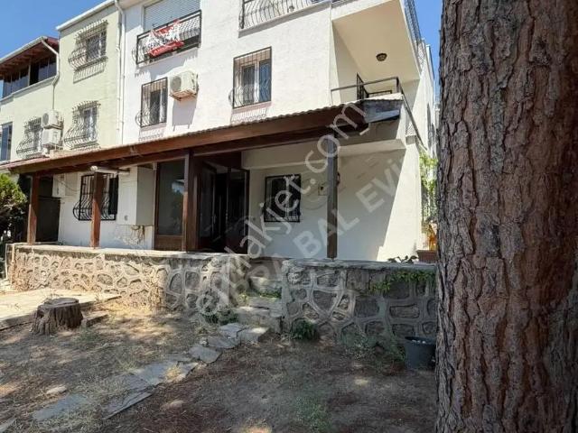 Çiğli Deniz Manzaralı, Bahçeli, Kiralık Triplex Villa