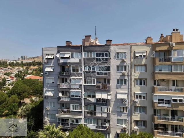 Çiğli Evka 2 'de Körfez Manzaralı Satılık 3+1 Daire