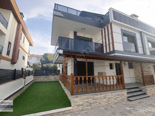 Çiğli Evka 2 de satılık 6+1 villa