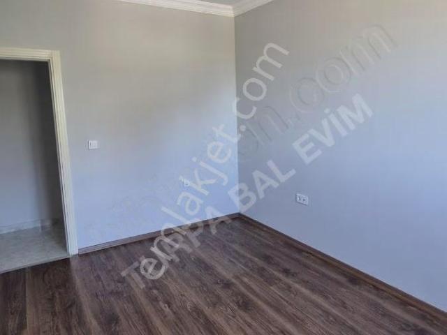 Çiğli Evka 5 Site İçerisinde 2+1