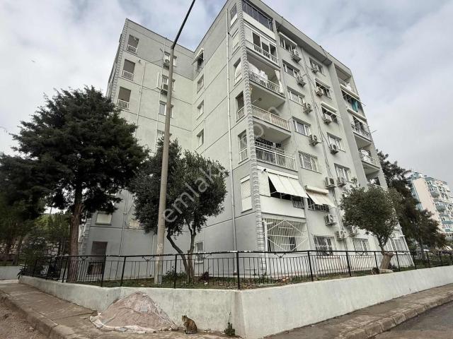 Çiğli Evka 5'te Eşyalı 2+1 Satılık Daire