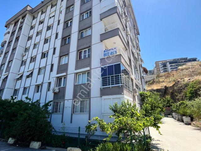 Çiğli Evka 5'te Satılık 3+1, Ara Katta Önü Açık Daire
