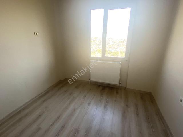 Çiğli Egekente Satılık Doğalgazlı 3+1 Manzaralı Daire