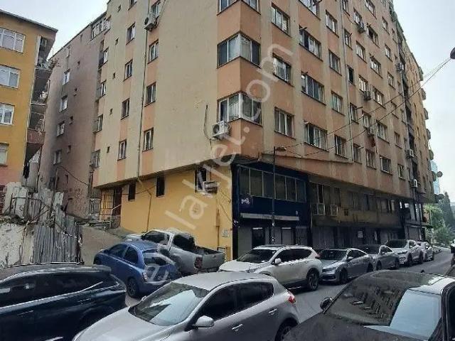 şişli Esentepe M.h. De 3+1 Evebeyn Banyolu 165m2 Kiralık Daire