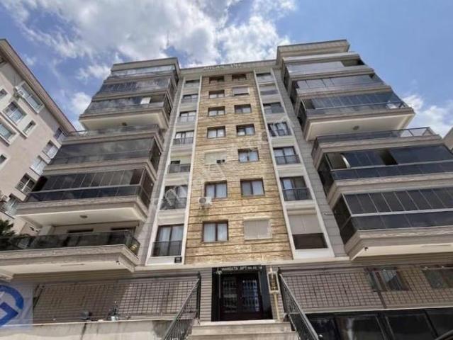 Çiğli Esentepe'de Boş, Krediye Uygun, Ara Kat 3+1 Satılık Daire