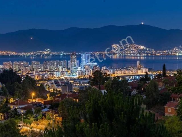Çiğli Gündüz Mavi Körfez Gece Şehir Işıkları 3+1 Satılık Daire