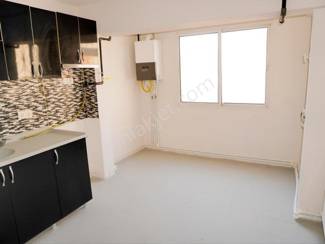 Çiğli Güzeltepede Bakımlı Dogalgazlı Mustakil Kiralık