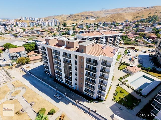 ÇİĞLİ GOLDEN PARKTA HAVUZ CEPHELİ, ÖZEL BAHÇELİ 1+1 SATILIK