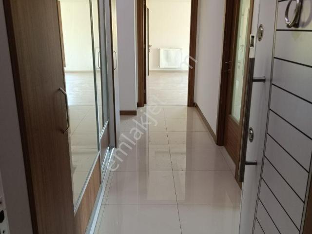 Çiğli Harmandalı Site İçerisi 3+1 Kiralık Daire
