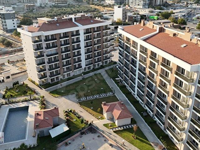 ÇİĞLİ HARMANDALI GOLDEN PARK SİTESİNDE HAVUZ CEPHELİ 1+1 DAİRE