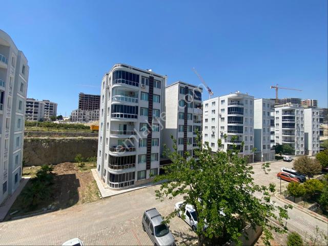 Çiğli İnönü Mah. Site İçinde Satılık 3+1 D.gazlı Asansörlü Daire