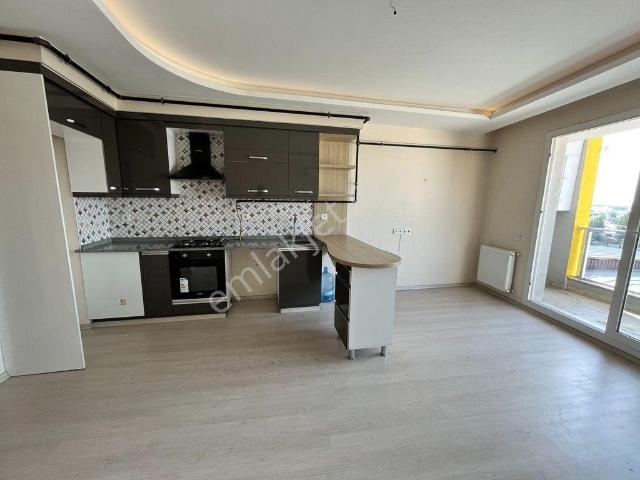 Çiğli Şirintepe'de Kiralık 2+1, Açık Mutfak, Manzaralı Daire