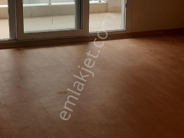Çiğli Küçük Çiğli Dağ Mahallesinde Kiralık 2+1 Daire Kiralıktır