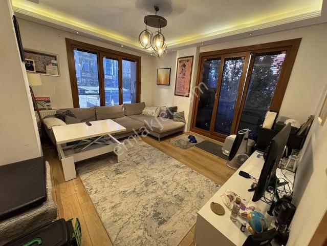 Şişli kağıthane Galata Deresi Cad. Üzerinde 12 Yıllık Binada 1+1