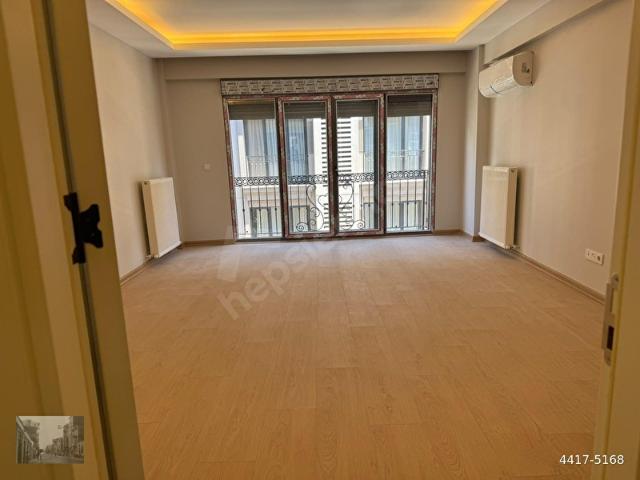 ŞİŞLİ KOCAMANSUR SOKAK TA 1+1 SIFIR BİNADA ASANSÖRLÜ 2.KAT